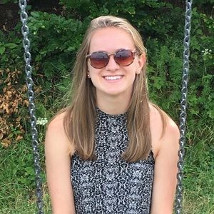 Meet your Posher, Lauren